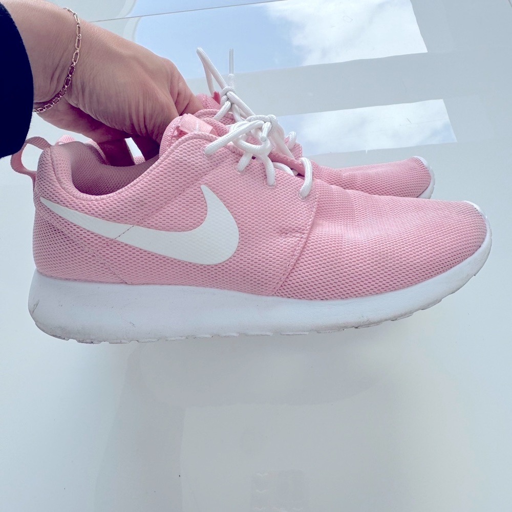 Nike Roshe 💝 Valentine’s Day gift 💝